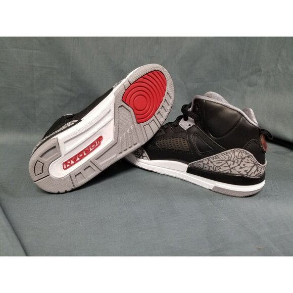 Jordan Spizike Sneakers Black Cement Size 2Y Dispaly BRAND NEW NO BOX! - Picture 2 of 10